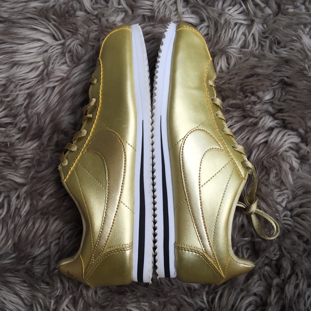 • ➳ Nike Cortez Special Edition Metallic Gold 6Y - Picture 2 of 8